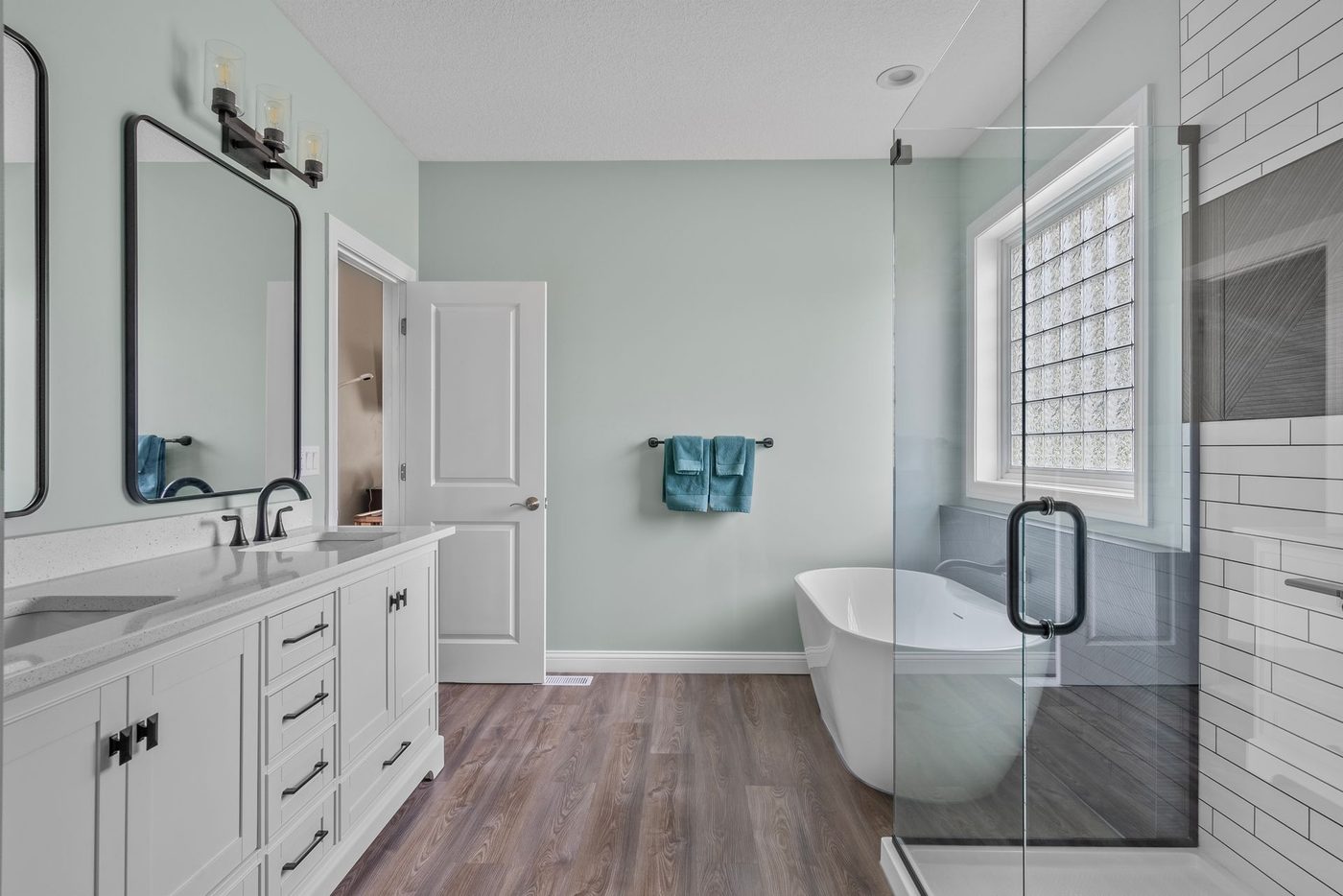 Full bath layout