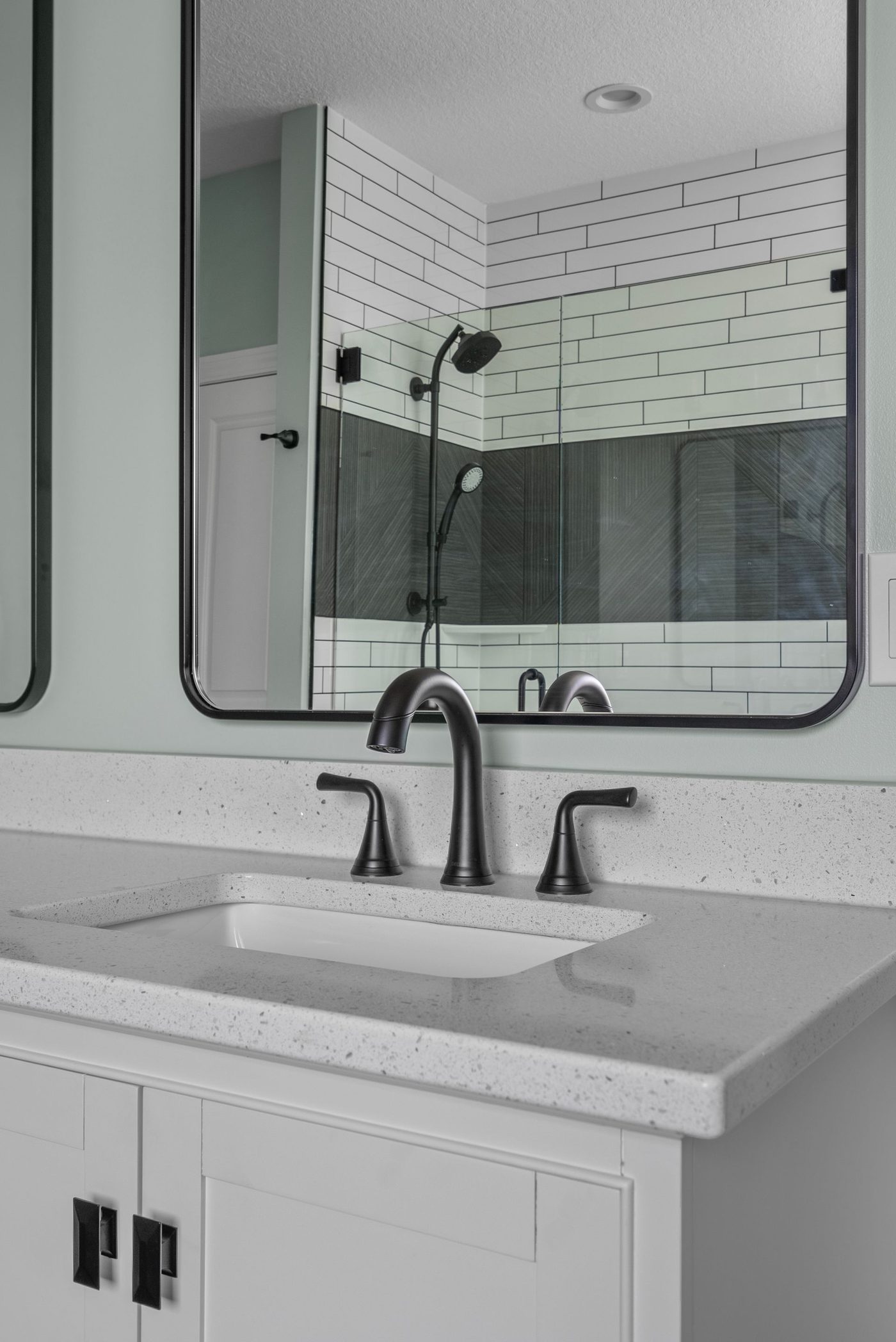 Shower surround finish